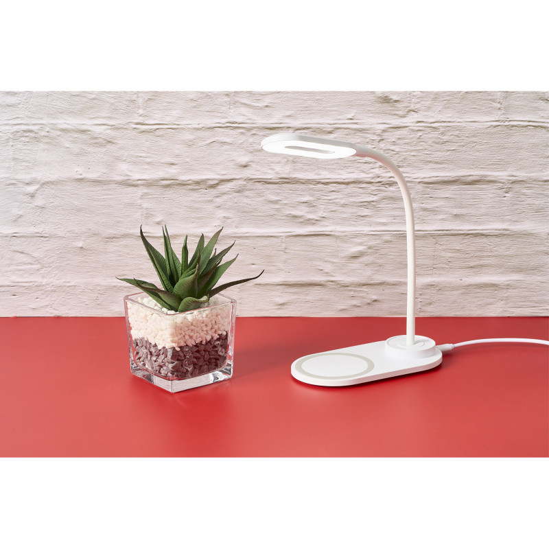 Swiss Cougar Doha Wireless Charger & Desk Lamp