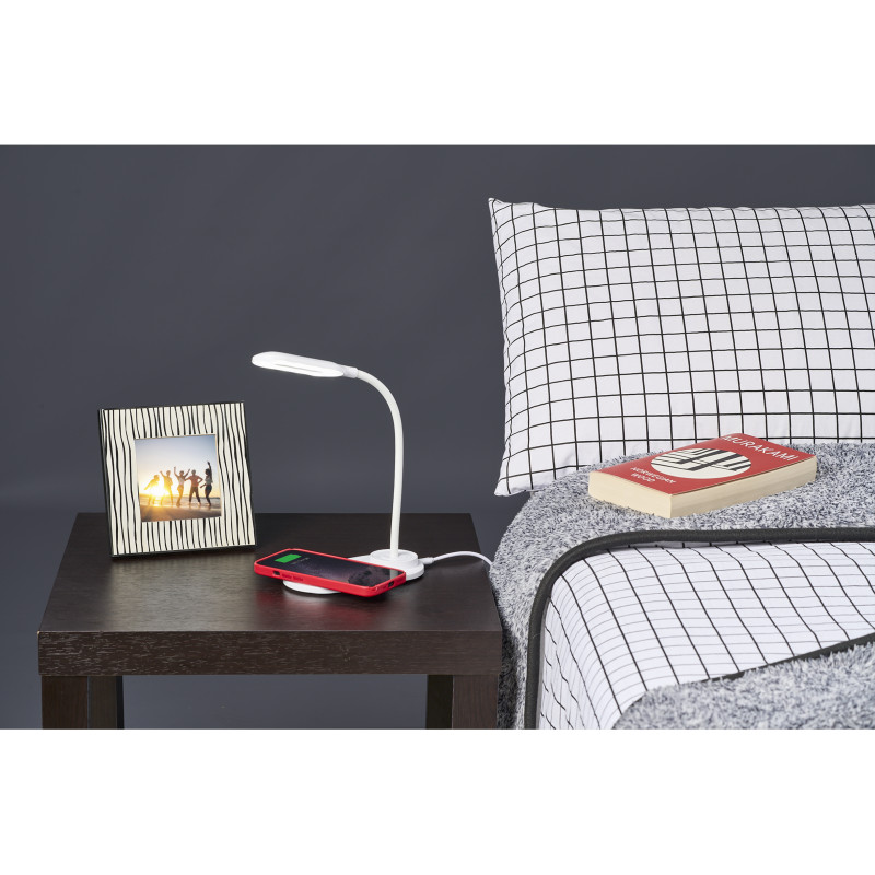 Swiss Cougar Doha Wireless Charger & Desk Lamp